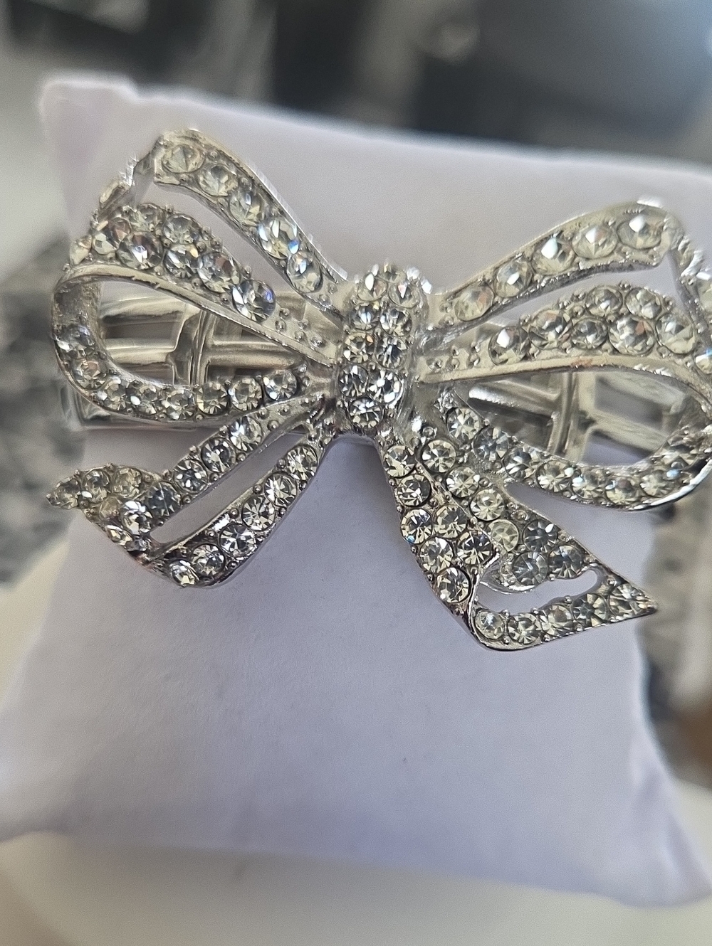 Paparazzi Its All A Bow I Me White Bracelet NWT
